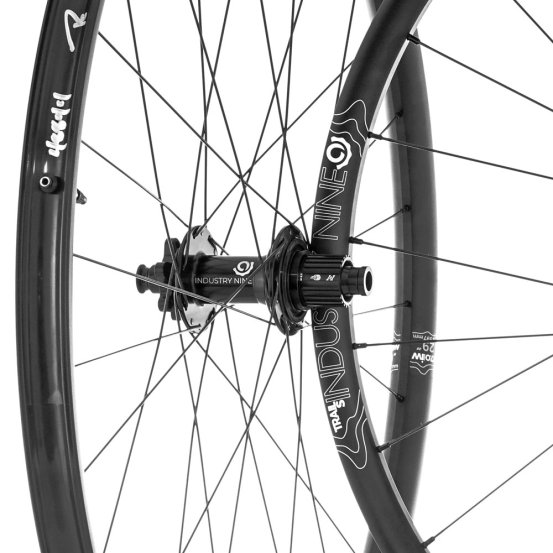 1/1 TRAIL black