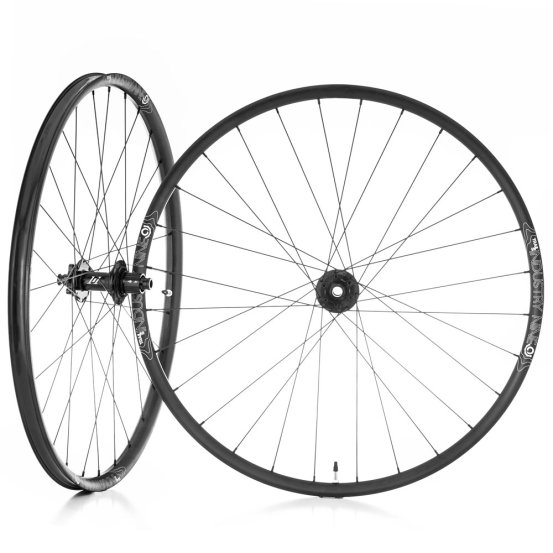 1/1 TRAIL black
