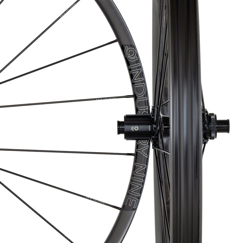 SOLIX Trail Carbon Black