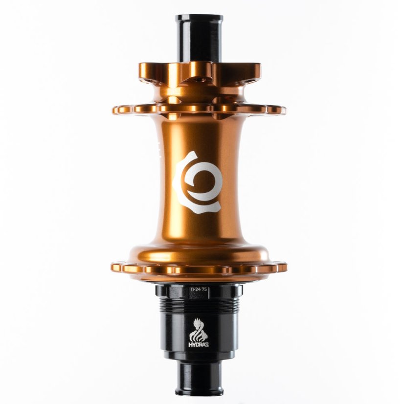 Zadní náboj HYDRA2 6B SUPERBOOST | DH - Barva: Červená, Počet paprsků: 28, Specifikace koncovky zadní: 12x157 SB, Ložiska náboje: Ocelová