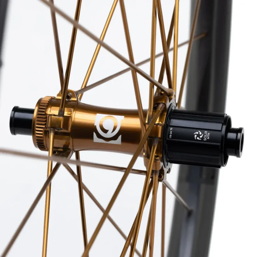 Whisp Carbon SOLiX