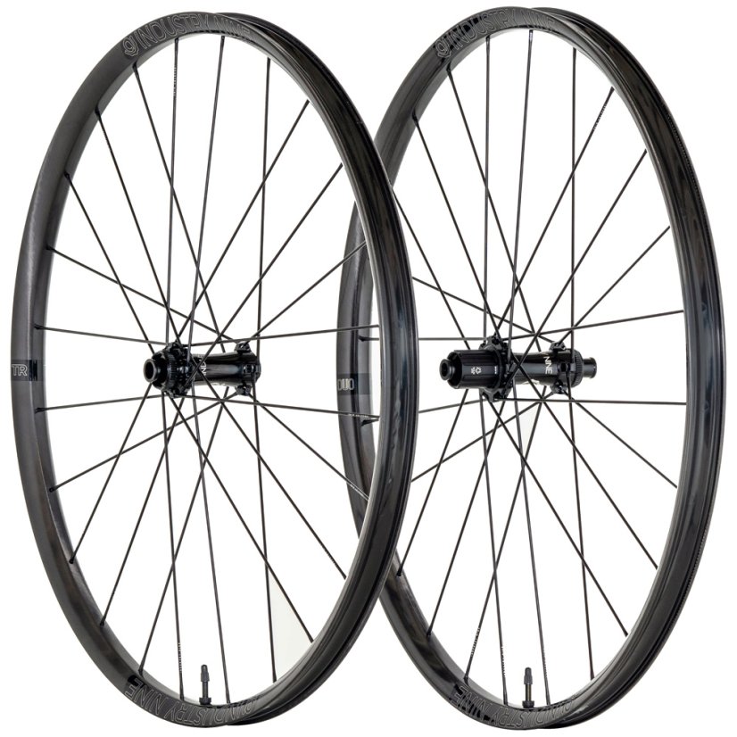 SOLIX Trail Carbon Black