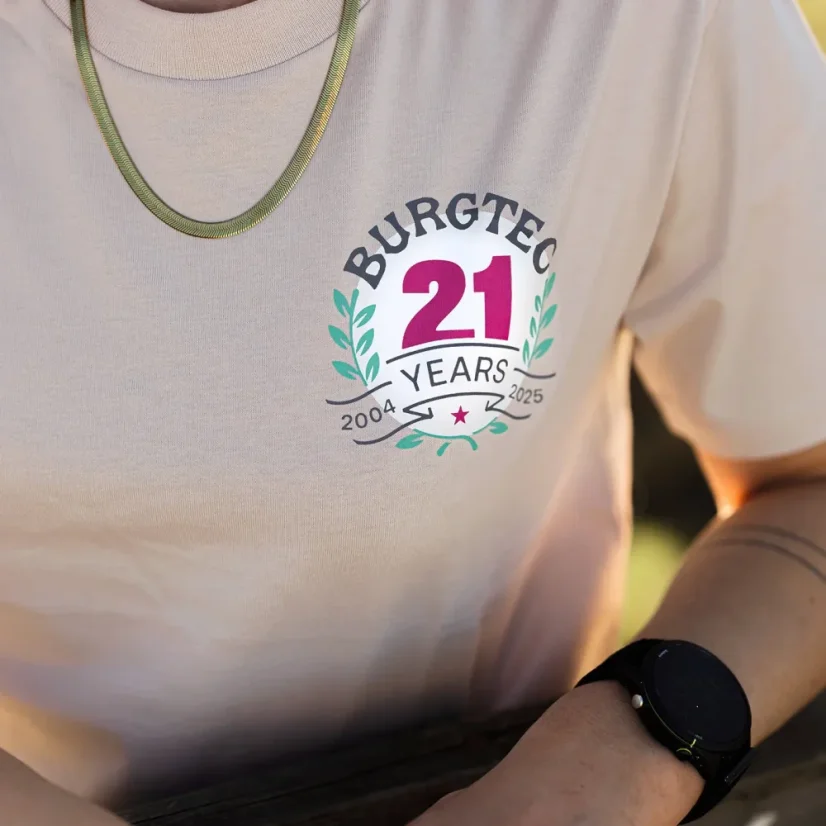 Tričko 21 YEARS CREST - Velikost oblečení: L