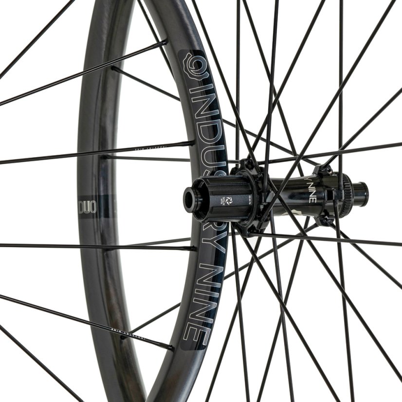 SOLIX Trail Carbon Black