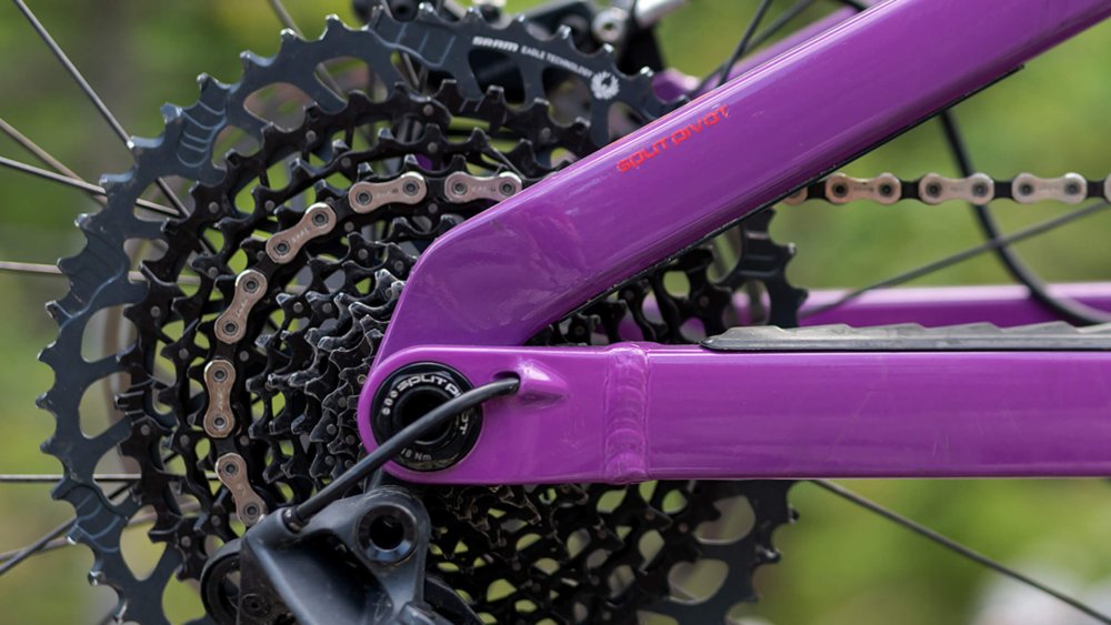 Salsa Cassidy C 2021 — rámová sada, Black/Raw Carbon
